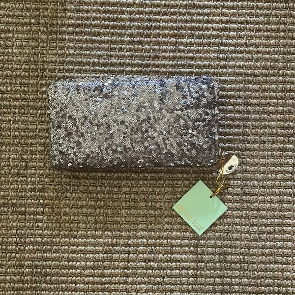 NWT Deux Lux Gold Sequin Clutch Purse - Picture 1 of 3
